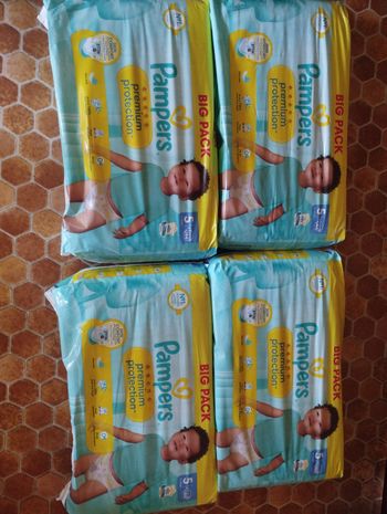 4 big pack Pampers premium protection taille 5