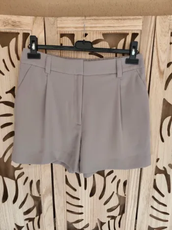Short fluide gris clair Taille 40 H&M