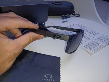 Oakley Holbrook lunette solaire Polarisée neuve emballée pack complet