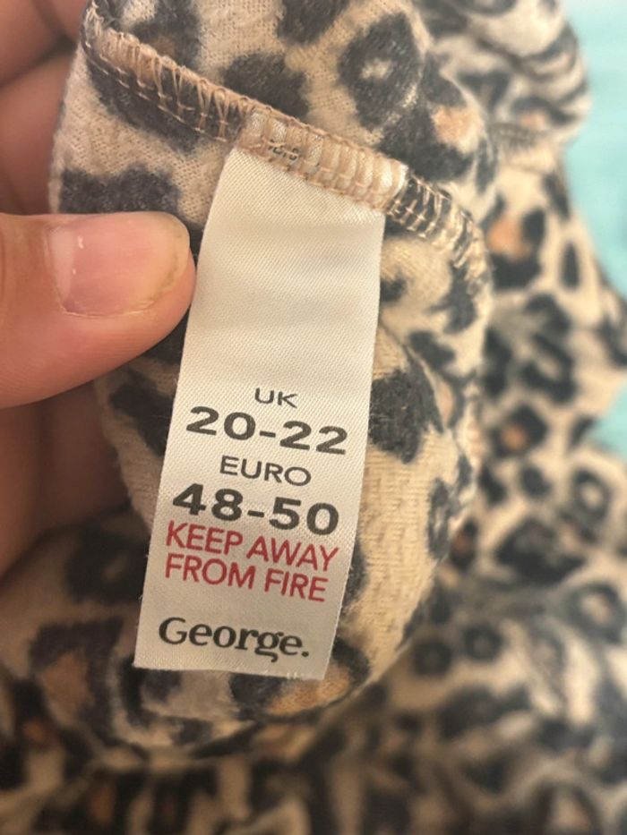 Pantalon léopard taille 48-50 marque george - photo numéro 3