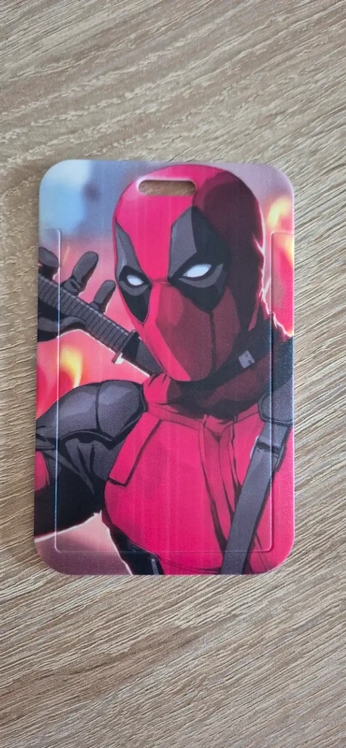 Porte carte d'identité DeadPool avec lanière fantaisie. - photo numéro 2