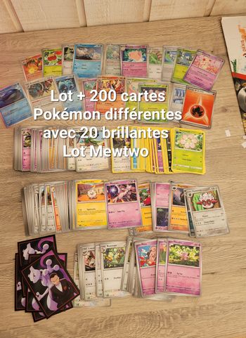Lot cartes Pokémon différentes avec brillantes