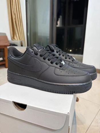 Nike Air Force 1 triple black taille:40