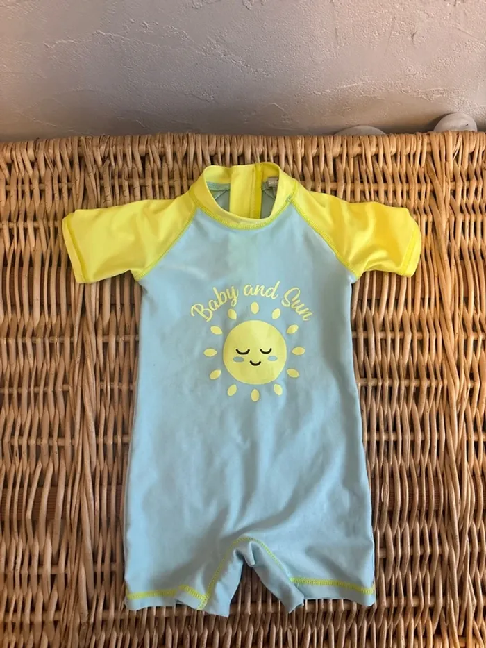 Maillot de bain mixte 18mois en très bon état
