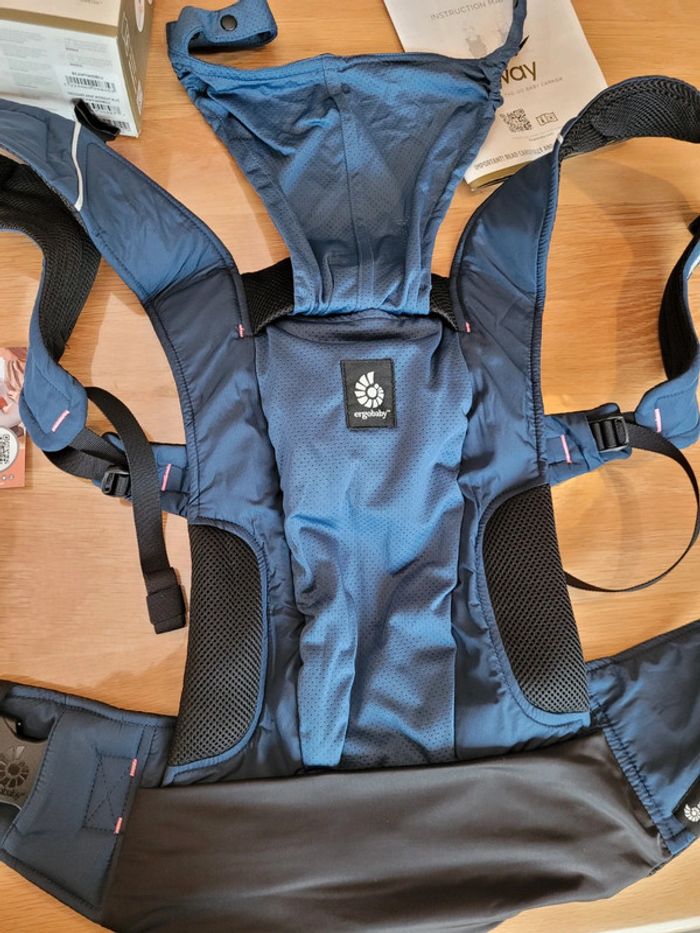 Porte-bébé ergobaby Away Neuf - photo numéro 3