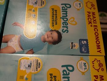 Lot de deux cartons de Couche Premium, taille 5: 160 couches