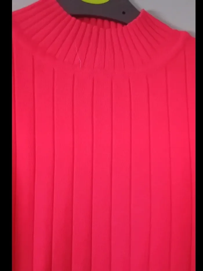 Superbe pull rouge h#m taille xs en parfait état - photo numéro 2