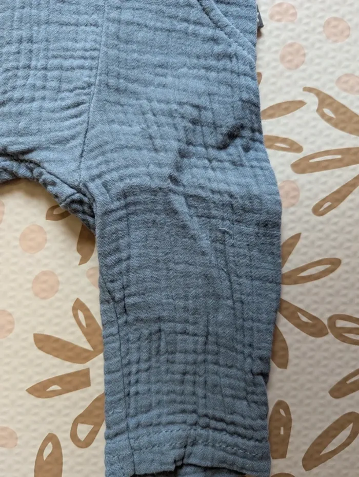 Lot shorts et pantalons 3 mois TBE - photo numéro 10