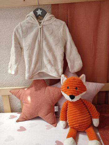 Veste polaire avec capuche - Motif cœur - Crème - 24 mois - Très bon état - Kimbaloo