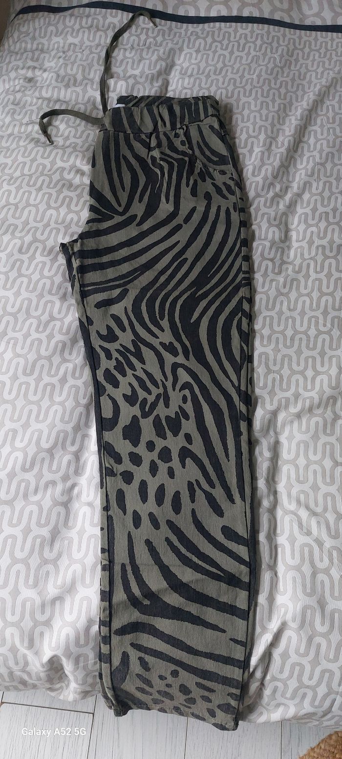 Pantalon magique motif savanne