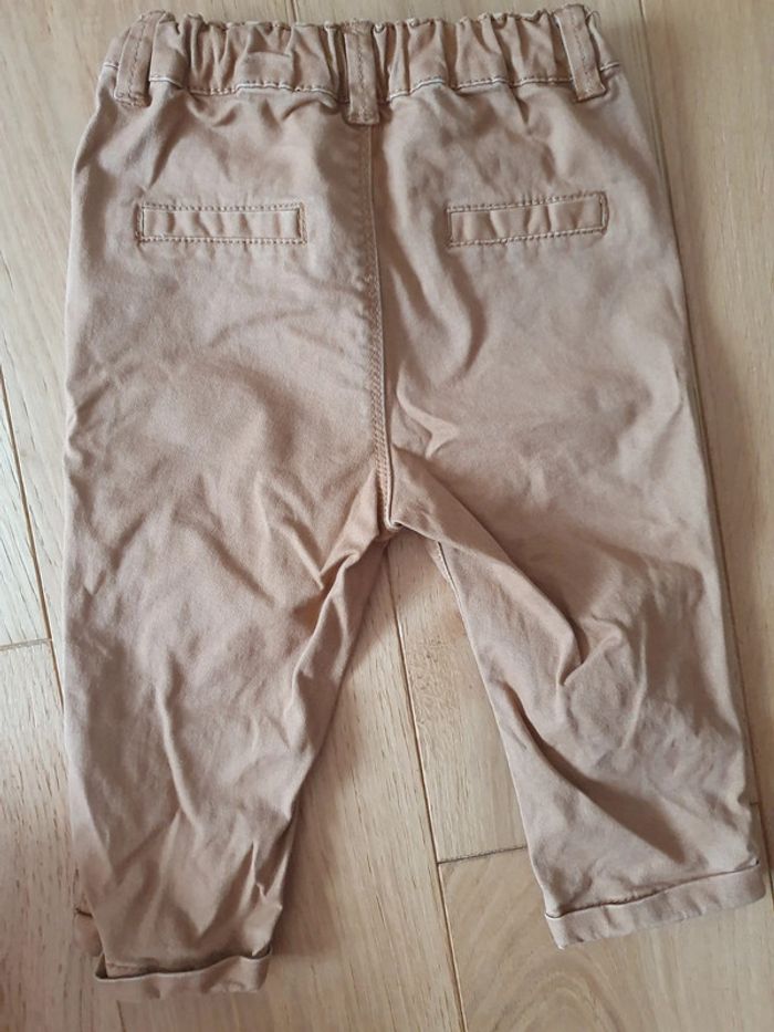 Lot 2 chinos 12 mois - photo numéro 7