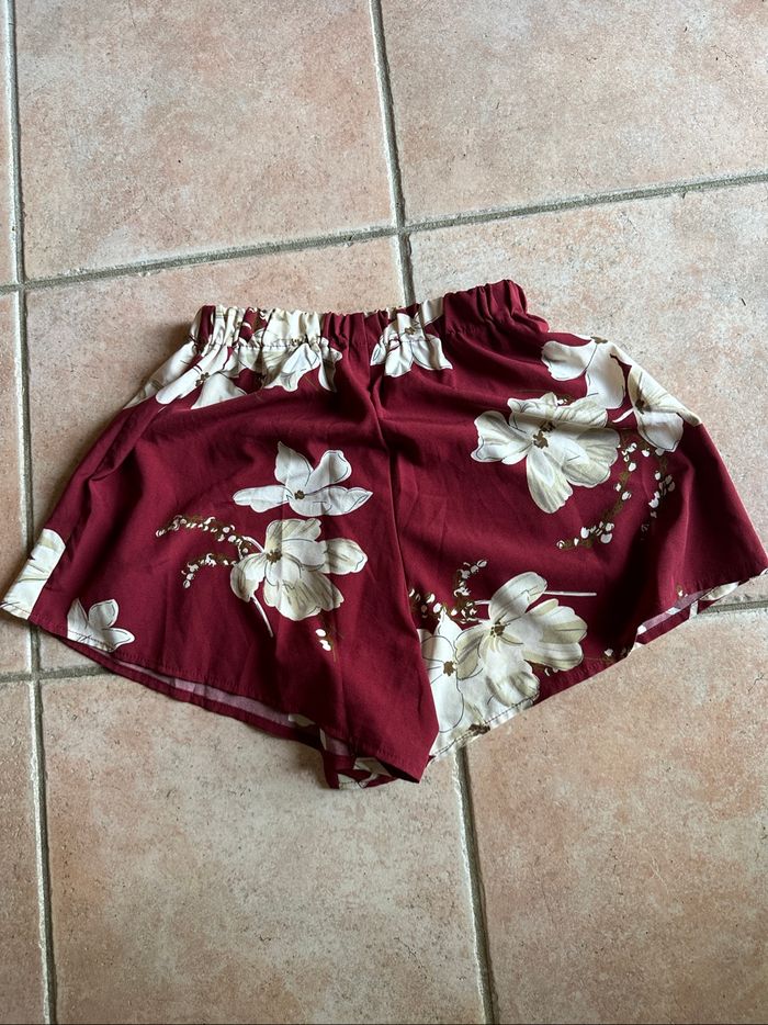 Short court bordeaux fleuri Shein Taille S