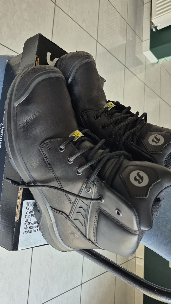 Chaussure travail homme - photo numéro 2