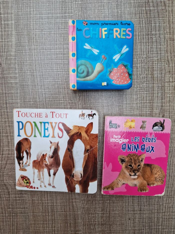 Lot de 3 livres pour bébé en bon état