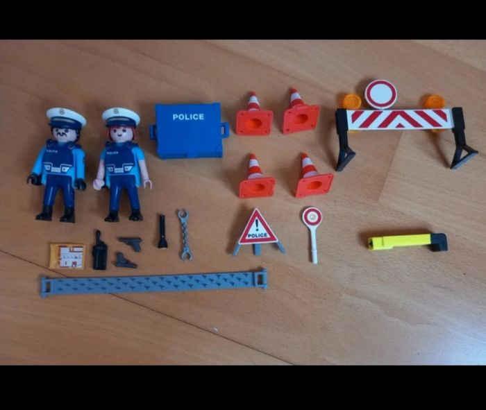 Fourgon de police Playmobil city action n°9236 - photo numéro 2