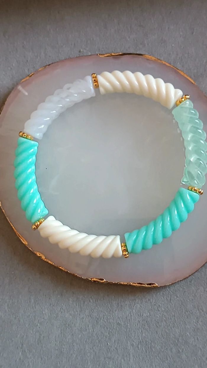 Joli bracelet en tube acrylique - photo numéro 2