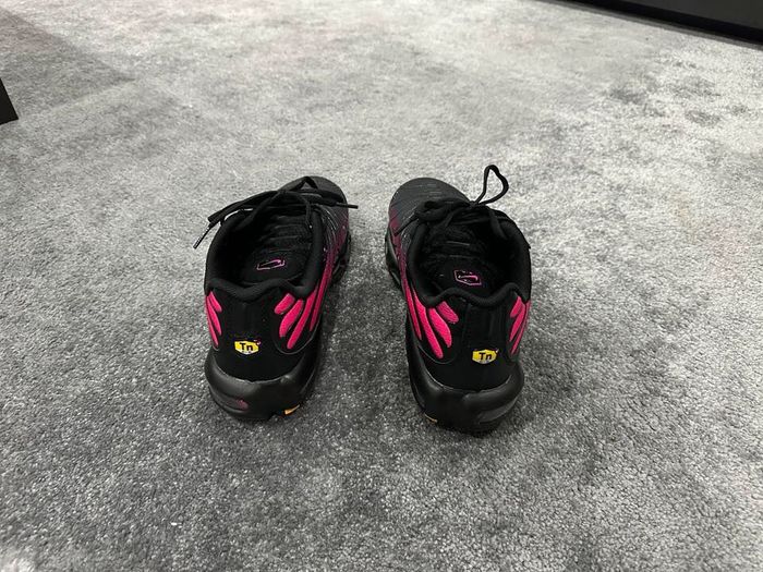 Tn noir et rose jamais porté neuf taille 37 - photo numéro 2