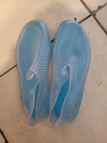 Chaussures de plage ,taille 35,36 ,decathlon