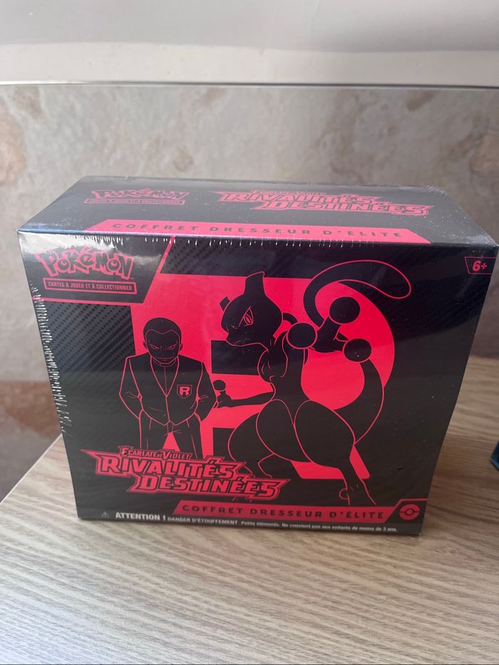 ETB Pokémon EV10