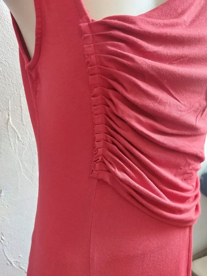 Robe rouge élégante asymétrique - photo numéro 4