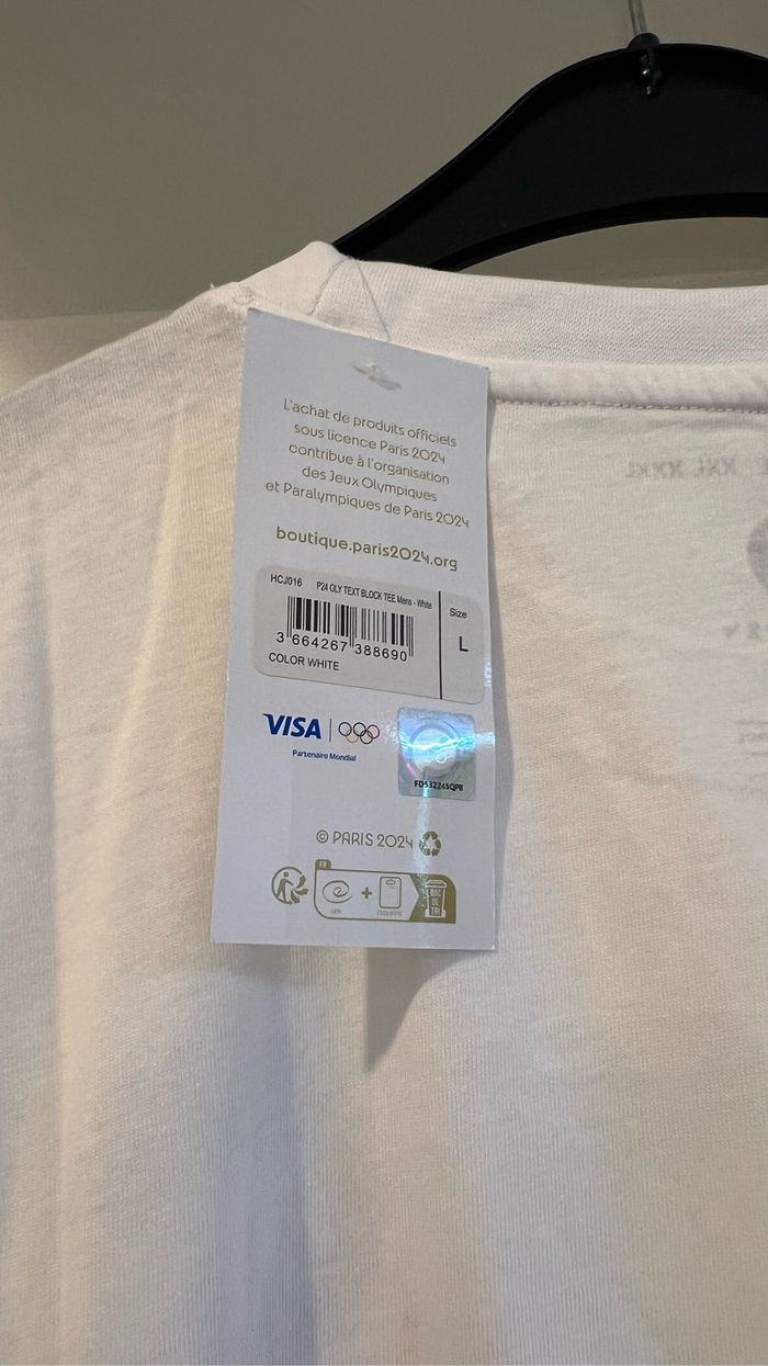 T-shirt neuf - photo numéro 3