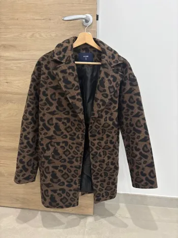 Manteau mi-long léopard