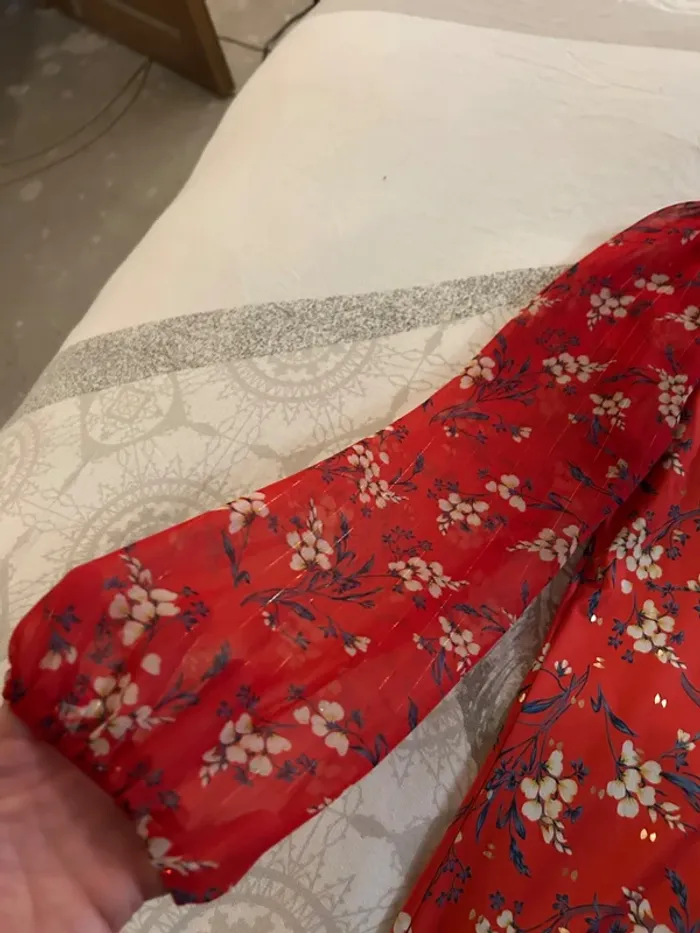 Haut manches longues rouge à motifs - photo numéro 4