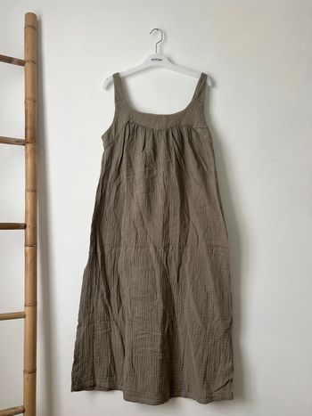 Robe kaki, gaz de coton
