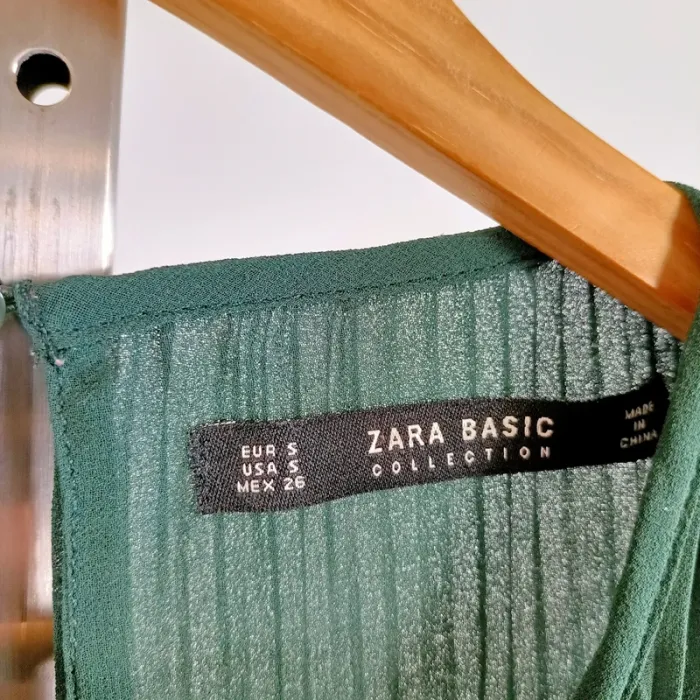 Zara Basic - Top plissé vert bouteille sans manches fluide taille S A1411 - photo numéro 4