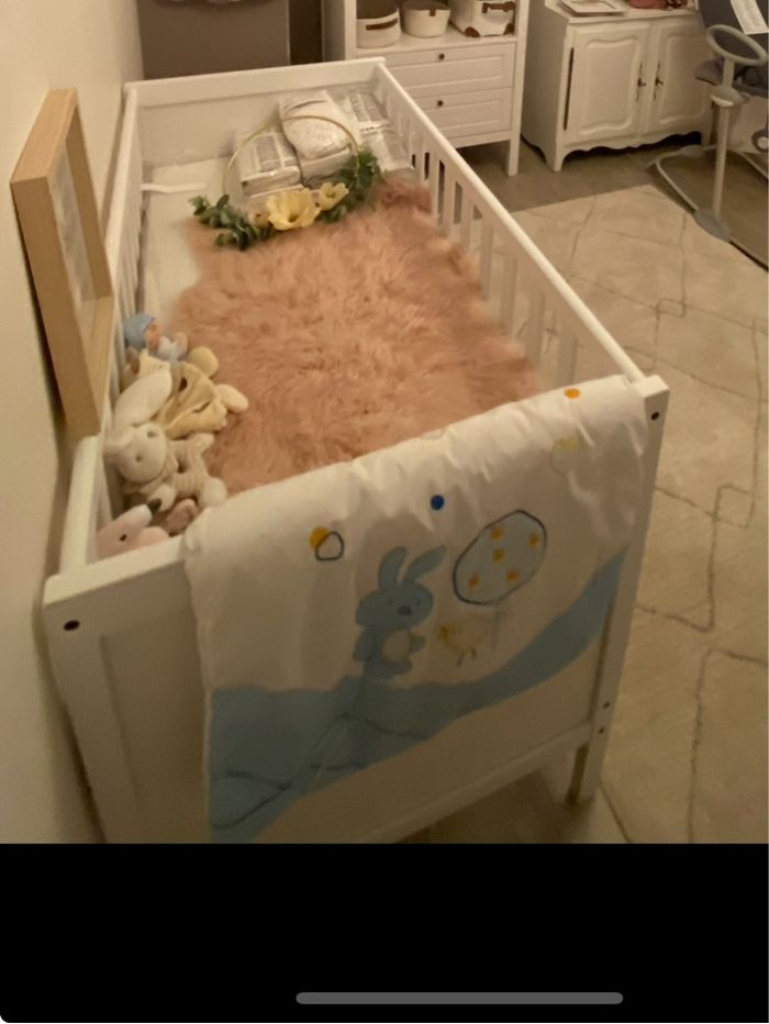 Lit bébé avec matelas et linge de lit - photo numéro 5