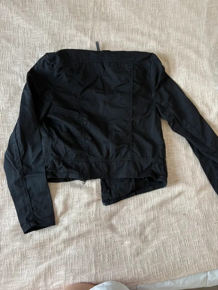 Veste Naf Naf noire cloutée aux épaules – Taille 38 - photo numéro 2