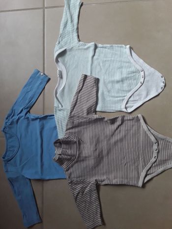 Lot 3 bodies garçon 6 mois TBE