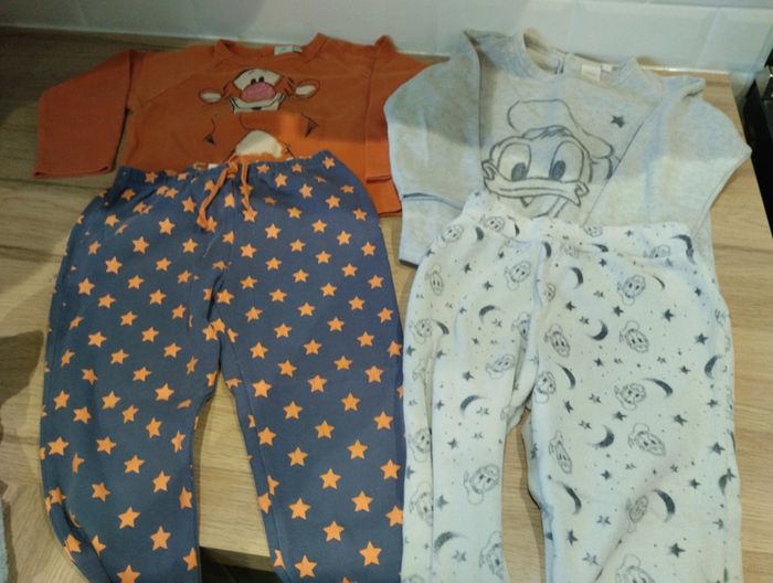 Lot de pyjamas - photo numéro 2
