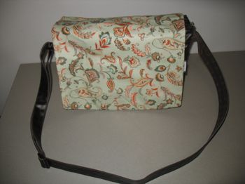 SAC A MAIN NOIR AVEC SON RABAT "PAPA PIQUE ET MAMAN COUD" - n°15