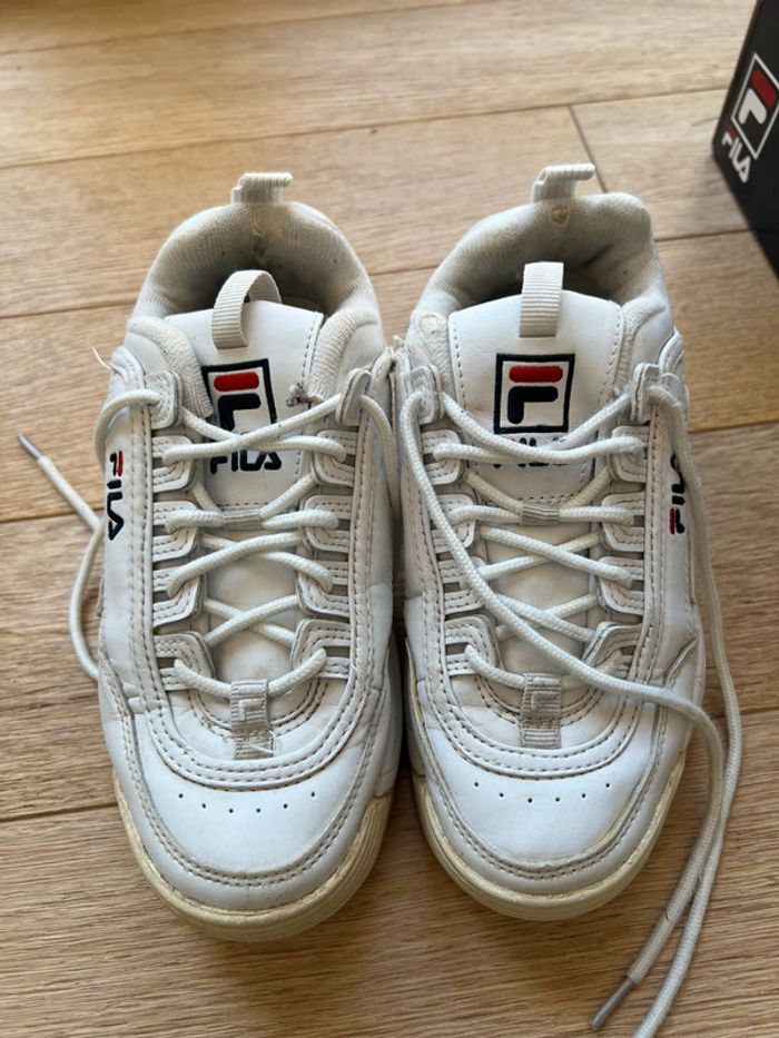 Chaussures FILA blanche Mixte Enfant Disruptor Kids Sneaker bon état 36 - photo numéro 3