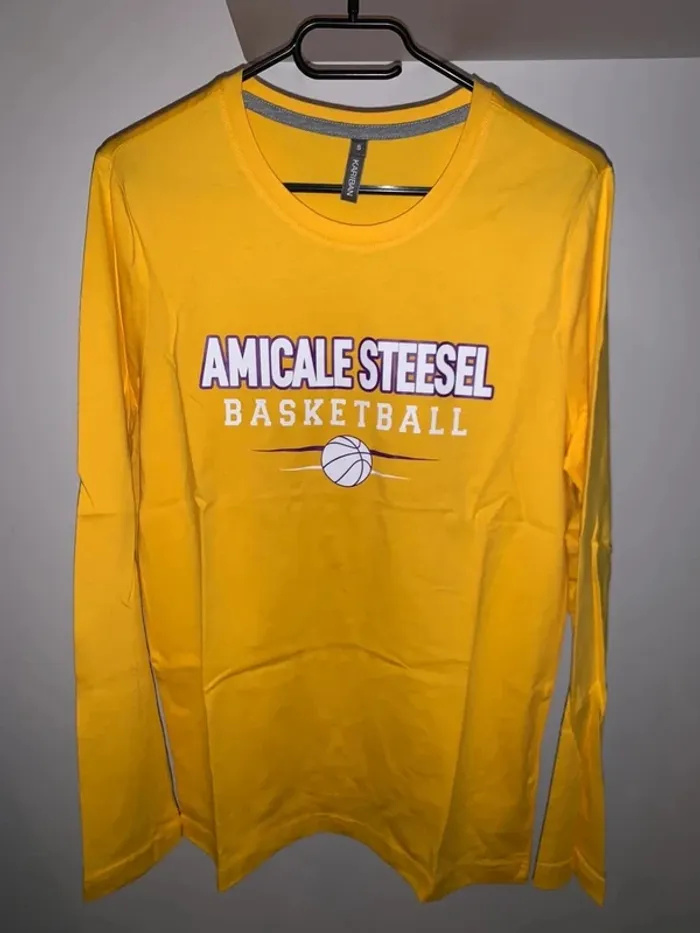 Basketball longue manche taille S neuf