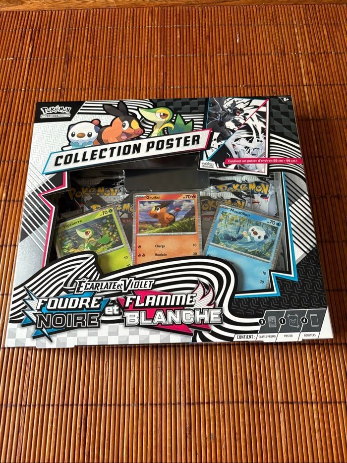 Lot coffret poster et mini tin pokémon 10.5