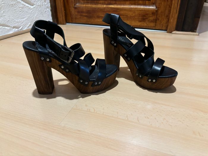 Sandales à talons - photo numéro 2