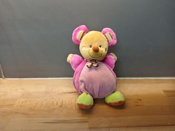 Jolie peluche toute douce musicale 