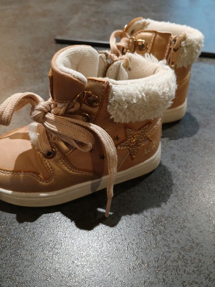 Chaussures taille 22 - photo numéro 5