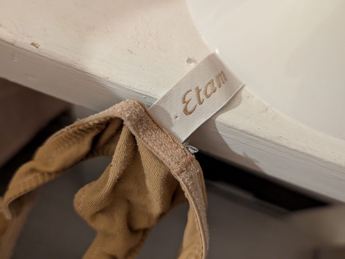 Joli string Etam camel - photo numéro 3