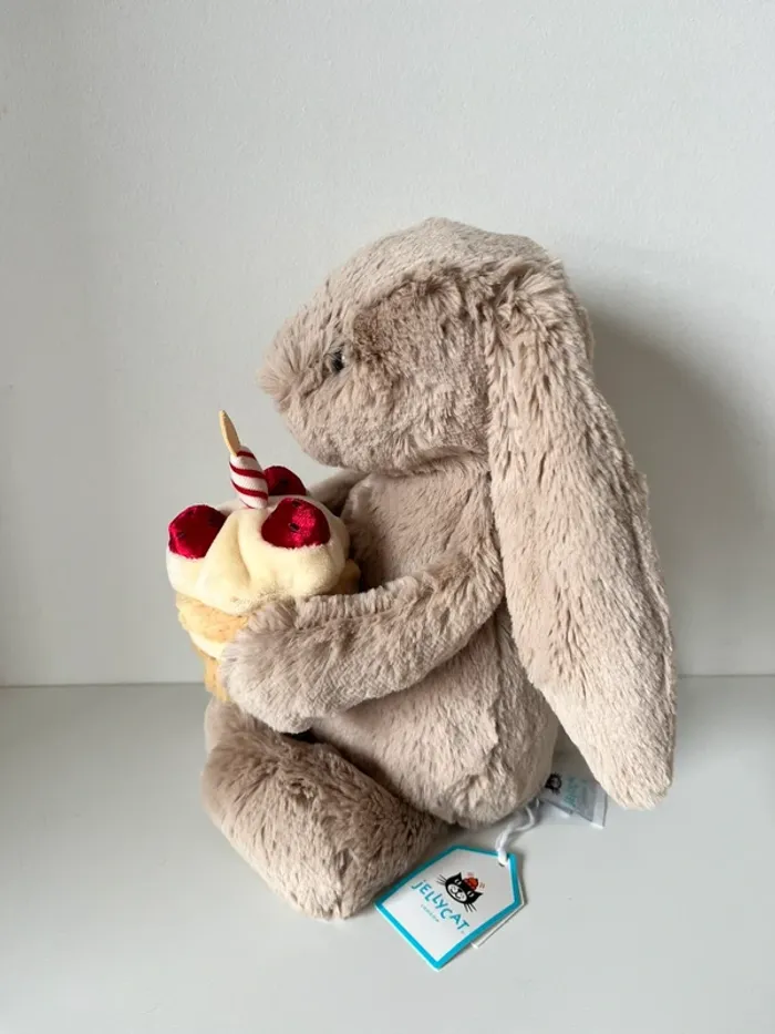 Medium bashful birthday bunny beige Jellycat