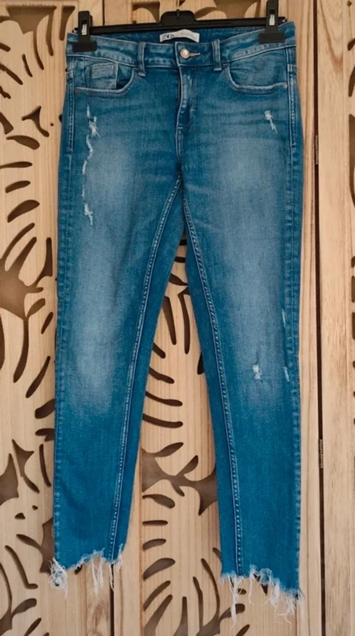 Jean skinny 7/8 ème bas effilés T 38 Zara - photo numéro 3