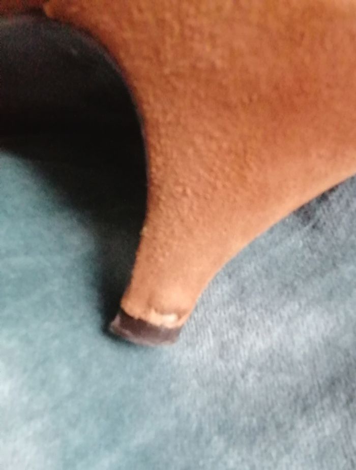 Chaussures Escarpins Marque Unisa cuir Daim. Pointure 40. - photo numéro 6