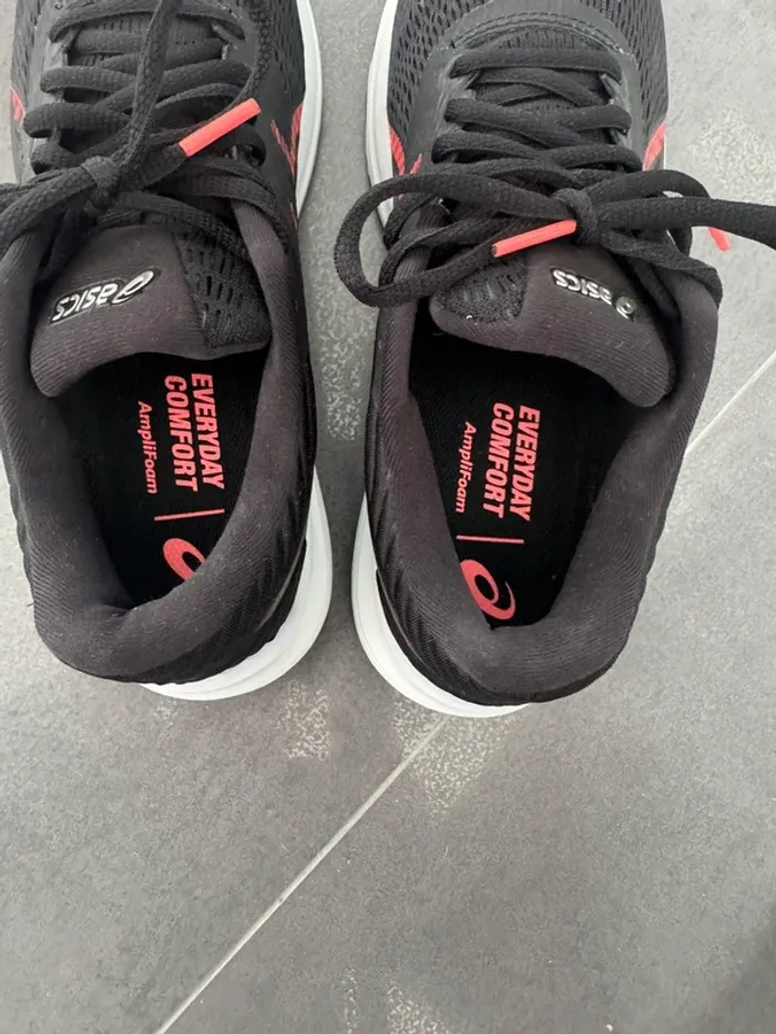 Jolie baskets Asics - photo numéro 4