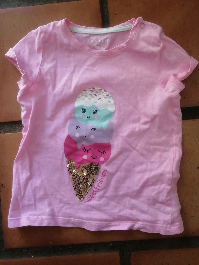 T-shirt neuf taille 36 mois