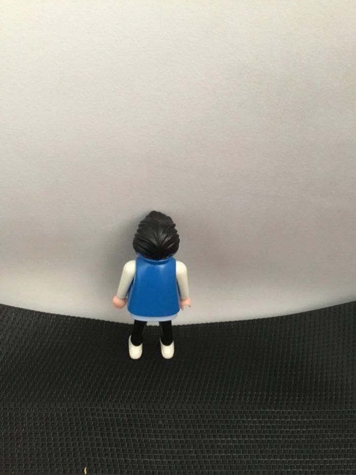 Playmobil figurine rockeur banane et lunettes noires tee-shirt Z - photo numéro 3