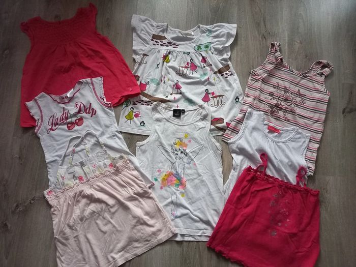 Lot de 8 débardeurs 8 ans