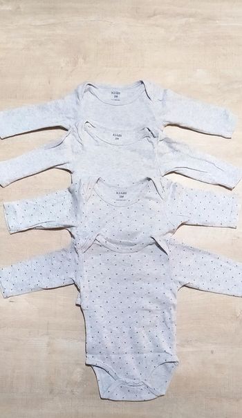 Lot 4 bodies gris 3 mois