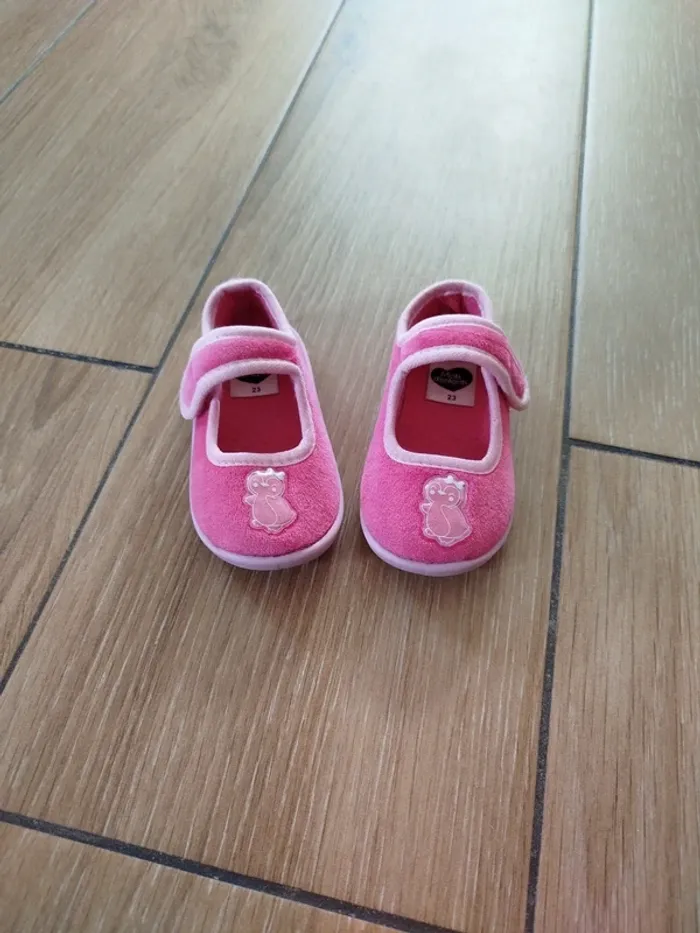 Chaussons filles taille 23